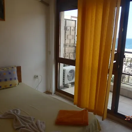 Lucky Beach Aparthotel