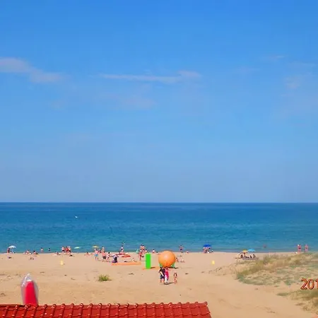 アパートホテル Lucky Beach ソゾポル